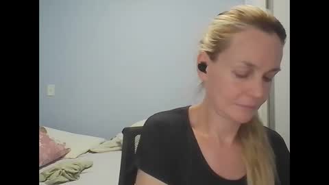 Anny online show from April 17, 12:13 am