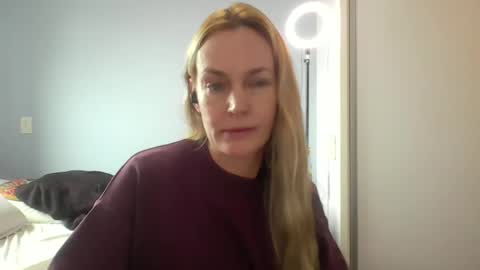 Snapshot of crazyanny chatting on June 15, 12:29 pm Anny online show from June 15, 12:29 pm