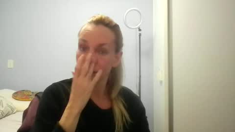 Snapshot of crazyanny chatting on June 19, 12:26 am Anny online show from June 19, 12:26 am