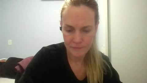 Snapshot of crazyanny chatting on June 22, 12:35 am Anny online show from June 22, 12:35 am