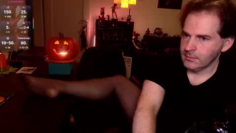 Snapshot of crazygamerandy chatting on October 30, 3:19 am Andy online show from October 30, 3:19 am