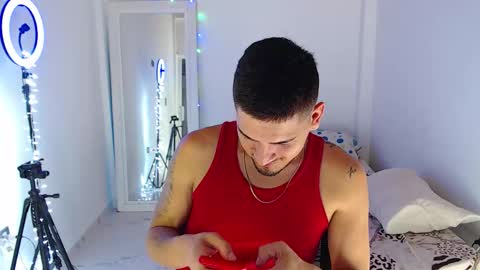 Snapshot of crazyybull chatting on January 14, 4:07 am Bull online show from January 14, 4:07 am