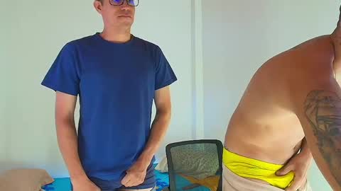 Snapshot of crazyybull chatting on April 7, 3:51 am Bull online show from April 7, 3:51 am