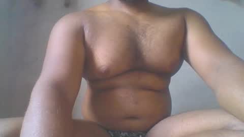 Snapshot of crazzy_booy chatting on May 18, 3:35 am crazzy_booy online show from May 18, 3:35 am