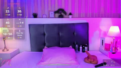 Snapshot of creamy_angelo chatting on April 22, 4:59 am creamy_angelo online show from April 22, 4:59 am