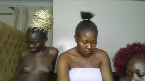 Snapshot of creamy_pie1 chatting on February 16, 6:53 am creamy_pie1 online show from February 16, 6:53 am