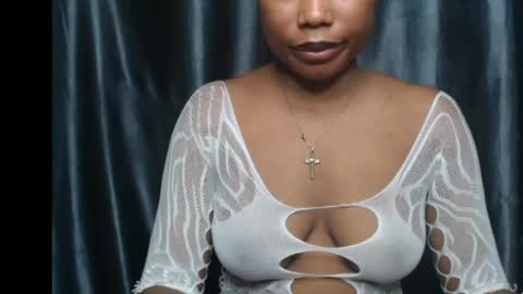 Snapshot of creamy_xvanila chatting on May 7, 5:40 pm venessa online show from May 7, 5:40 pm