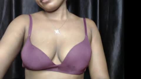 Snapshot of creamy_xvanila chatting on May 19, 9:26 am venessa online show from May 19, 9:26 am