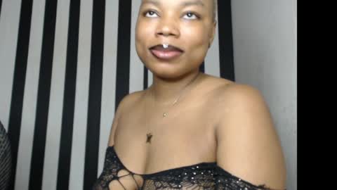 Snapshot of creamy_xvanila chatting on May 25, 9:15 am venessa online show from May 25, 9:15 am