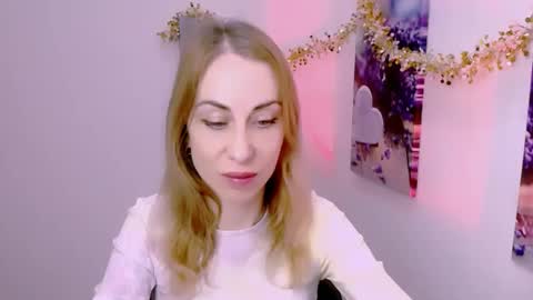 Snapshot of create_your_own_sun chatting on December 20, 2:35 pm Lera online show from December 20, 2:35 pm