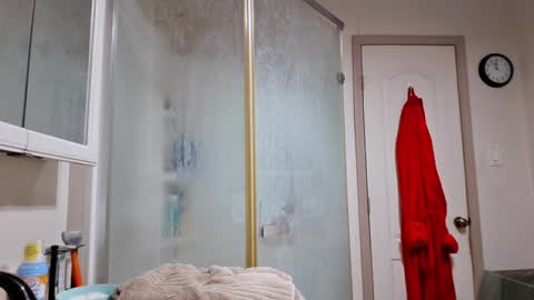 Snapshot of creeeping_death chatting on December 12, 7:52 am The hopeless romantic online show from December 12, 7:52 am