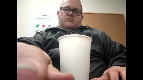 Snapshot of creeeping_death chatting on January 3, 2:43 am The hopeless romantic online show from January 3, 2:43 am