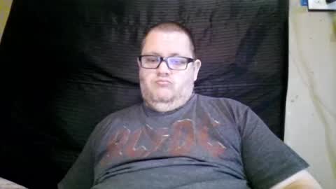 Snapshot of creeeping_death chatting on March 4, 5:56 pm The hopeless romantic online show from March 4, 5:56 pm