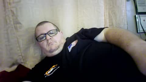 Snapshot of creeeping_death chatting on March 6, 8:27 pm The hopeless romantic online show from March 6, 8:27 pm