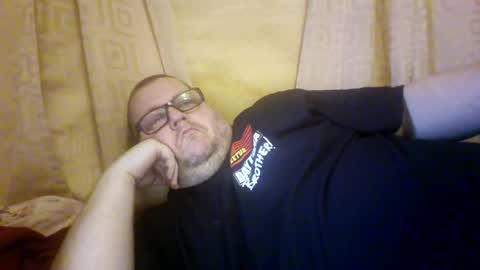 Snapshot of creeeping_death chatting on April 12, 1:32 am The hopeless romantic online show from April 12, 1:32 am