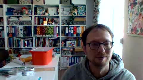 Snapshot of creloxp chatting on February 18, 8:27 am creloxp online show from February 18, 8:27 am