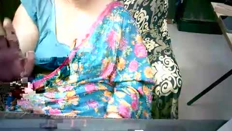 Snapshot of crezybhabihot chatting on April 25, 12:57 am Sonika69 online show from April 25, 12:57 am