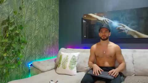 CRHISTIAN online show from April 20, 4:54 pm