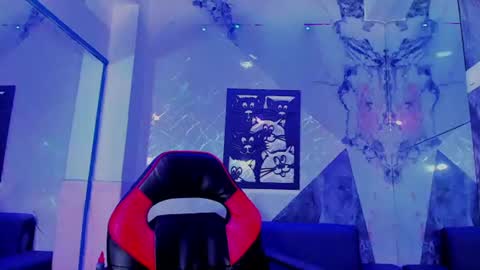 crhistofer_ online show from July 11, 6:49 am