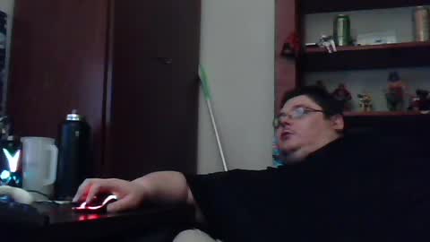 Snapshot of crimsonducki chatting on June 22, 4:42 am Duckie online show from June 22, 4:42 am