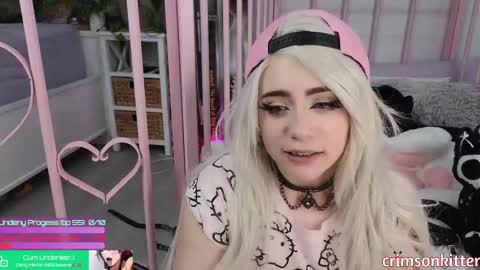 Snapshot of crimsonkitten chatting on March 1, 10:55 am Crimson Kitten online show from March 1, 10:55 am