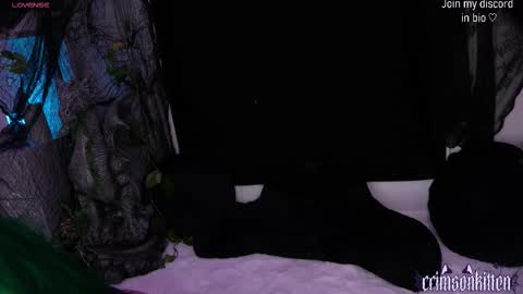 Snapshot of crimsonkitten chatting on October 16, 4:35 am Crimson Kitten online show from October 16, 4:35 am