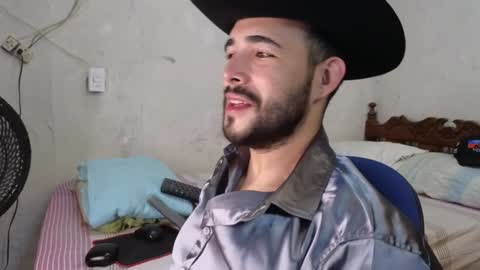 Snapshot of cris_simons chatting on December 15, 8:36 pm cris_simons online show from December 15, 8:36 pm