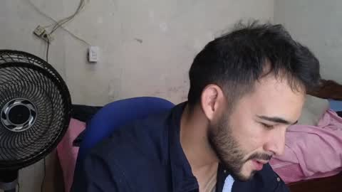 Snapshot of cris_simons chatting on February 8, 4:36 am cris_simons online show from February 8, 4:36 am