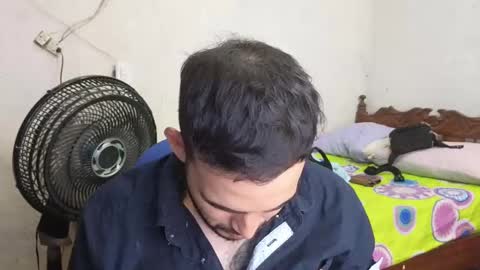 Snapshot of cris_simons chatting on February 25, 3:52 am cris_simons online show from February 25, 3:52 am