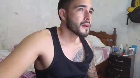 Snapshot of cris_simons chatting on March 9, 11:25 pm cris_simons online show from March 9, 11:25 pm