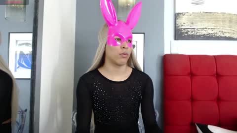 Snapshot of crisevanz18 chatting on March 3, 4:56 pm Cris Evanz online show from March 3, 4:56 pm