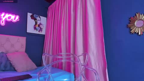 Snapshot of crisevanz18 chatting on September 14, 1:10 pm Cris Evanz online show from September 14, 1:10 pm