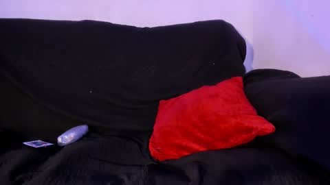 criss_zuri online show from February 13, 1:51 pm