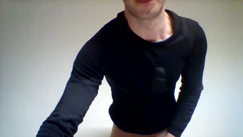 Snapshot of crissstrokesxxx chatting on March 8, 8:51 am Criss online show from March 8, 8:51 am