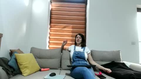 Snapshot of cristaelio chatting on May 1, 3:16 pm Crista-Elio online show from May 1, 3:16 pm