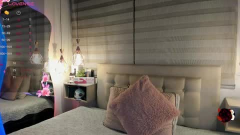 Snapshot of cristal__hot_1 chatting on June 5, 4:52 am Cristal online show from June 5, 4:52 am
