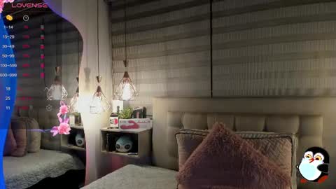 Snapshot of cristal__hot_1 chatting on June 15, 4:04 am Cristal online show from June 15, 4:04 am