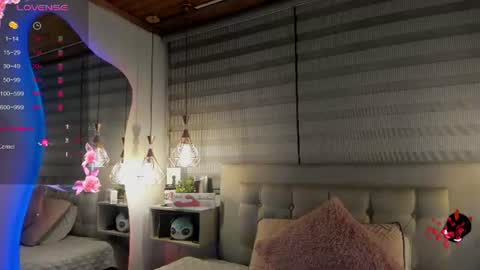 Snapshot of cristal__hot_1 chatting on July 4, 4:07 am Cristal online show from July 4, 4:07 am