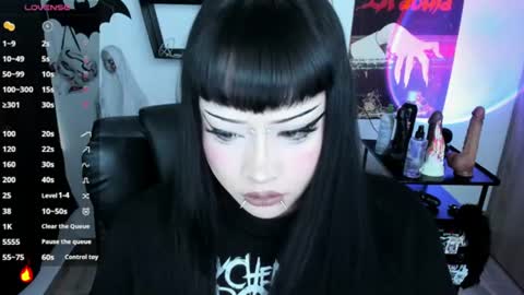Snapshot of cristal_kosh chatting on June 30, 9:16 pm Cris online show from June 30, 9:16 pm