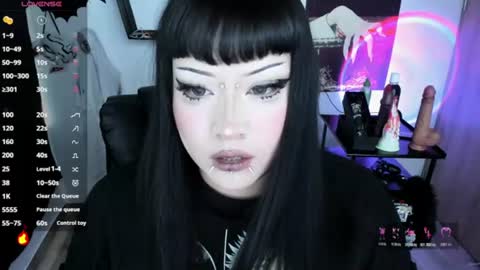 Snapshot of cristal_kosh chatting on July 16, 9:10 pm Cris online show from July 16, 9:10 pm
