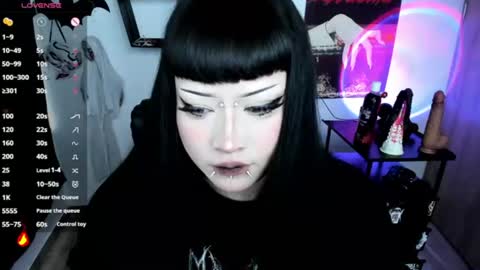 Snapshot of cristal_kosh chatting on July 30, 9:03 pm Cris online show from July 30, 9:03 pm