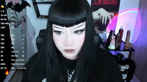 Snapshot of cristal_kosh chatting on August 3, 9:18 pm Cris online show from August 3, 9:18 pm