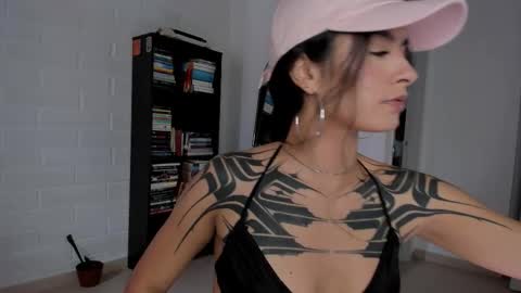 Cristal  online show from February 16, 8:49 pm