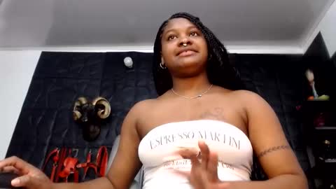 Snapshot of cristal_smith06 chatting on May 10, 3:17 pm Hanna online show from May 10, 3:17 pm