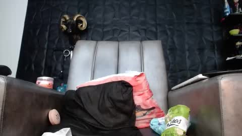 Snapshot of cristal_smith06 chatting on May 24, 9:58 am Hanna online show from May 24, 9:58 am