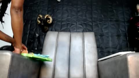 Snapshot of cristal_smith06 chatting on May 29, 11:30 am Hanna online show from May 29, 11:30 am