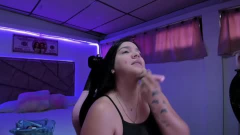 cristal_smith20 online show from April 8, 12:16 pm