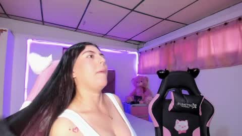 cristal_smith20 online show from April 9, 1:49 pm