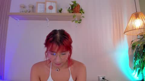 cristalfoxy_ online show from February 7, 8:01 pm