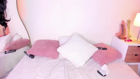 Snapshot of cristalhorny_69 chatting on May 4, 8:54 am Cristal online show from May 4, 8:54 am
